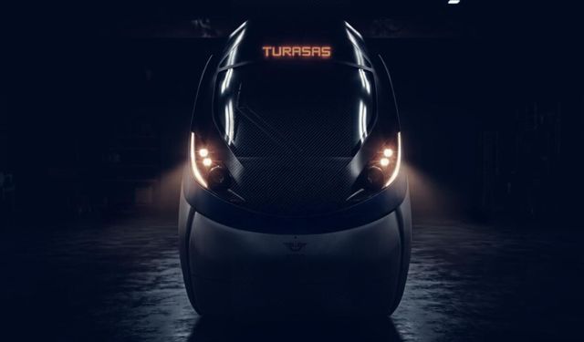 Türkiye’nin ilk milli elektrikli hızlı treni raylara iniyor