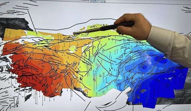 Akademisyenler Anadolu'nun doğusu ile batısı arasında farklı yönlerde yer hareketi olduğunu belirledi