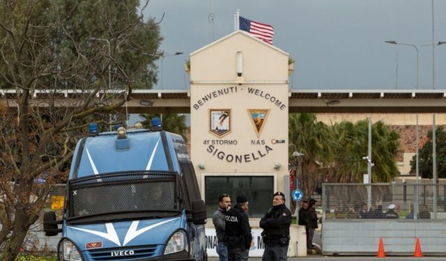 İtalya, ABD'nin Orta Doğu'ya gönderdiği uçakların Sigonella Üssü'nü kullanmasına izin vermedi