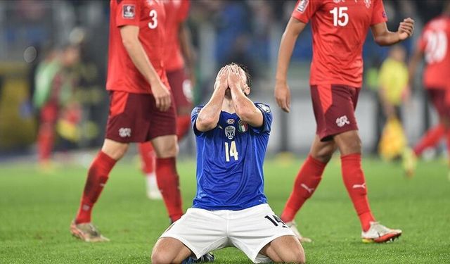 İtalya, Dünya Kupası'na üst üste 3. kez gidememenin hayal kırıklığını yaşıyor