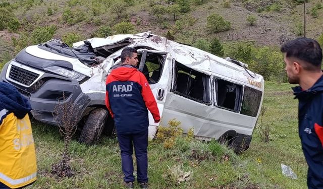 Öğrenci servisi devrildi: 2’si öğrenci 1’i sürücü 3 kişi hayatını kaybetti, 7 kişi yaralandı