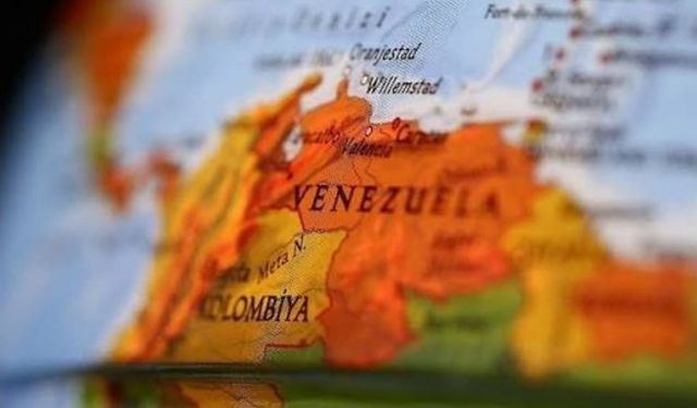 Venezuela, kurtarma çalışmalarına vizesiz katılmak isteyen 2 ABD vatandaşını kabul etmedi