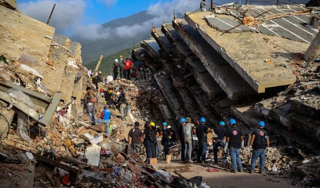 Venezuela'daki depremlerde hayatını kaybedenlerin sayısı 2 bin 645'e yükseldi
