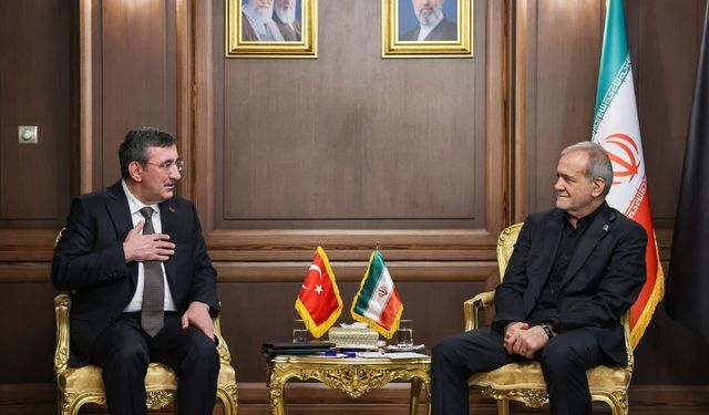 Cumhurbaşkanı Yardımcısı Yılmaz, İran Cumhurbaşkanı Pezeşkiyan ile görüştü