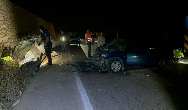 Bursa'da feci kaza iki otomobil çarpıştı: Ölü ve yaralılar var!