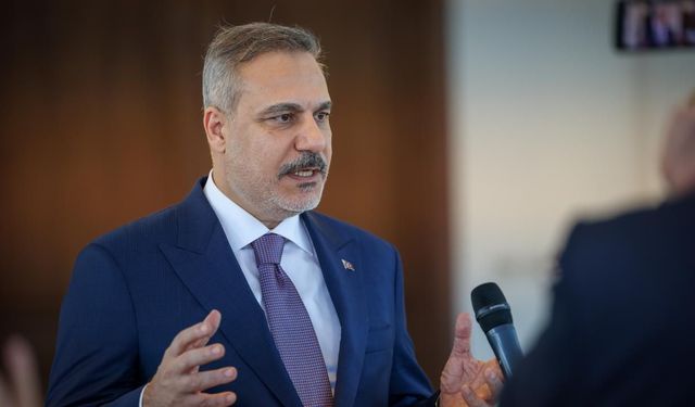 Hakan Fidan, CICA Zirvesi'nde İsrail Cumhurbaşkanının konuşması başlarken salonu terk etti