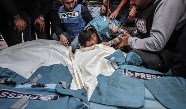Gazze'de soykırımcı İsrail saldırısında bir Filistinli gazeteci daha şehit oldu