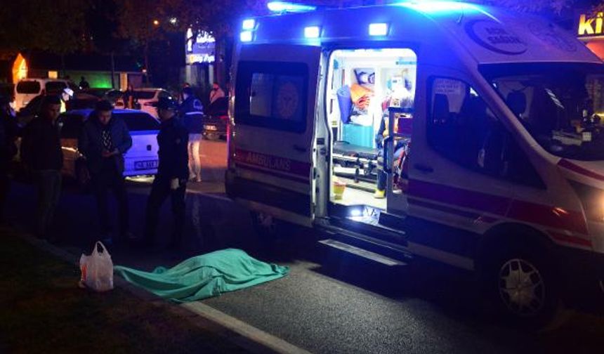 'Yaya geçidi'nde otomobilin çarptığı genç, öldü