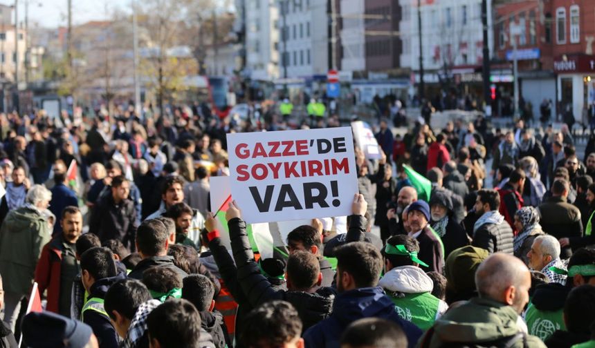İnsan Hakları Günü'nde on binler Filistin’e destek için yürüdü