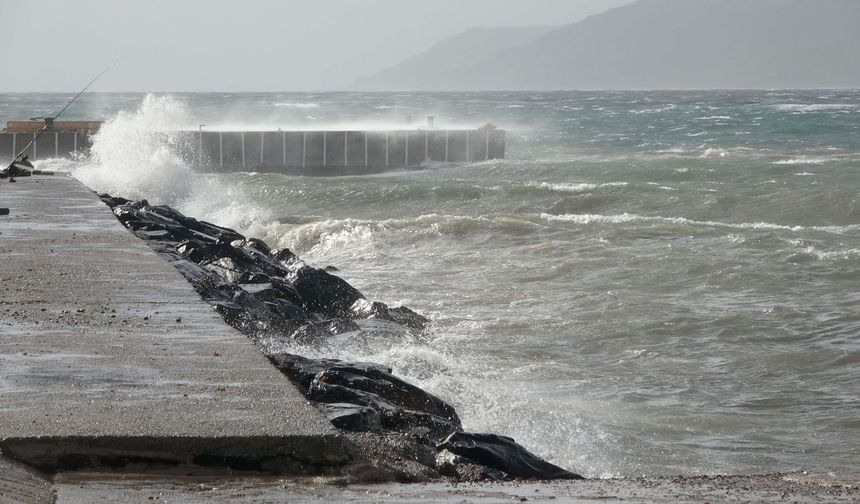 Meteoroloji'den Karadeniz için fırtına uyarısı