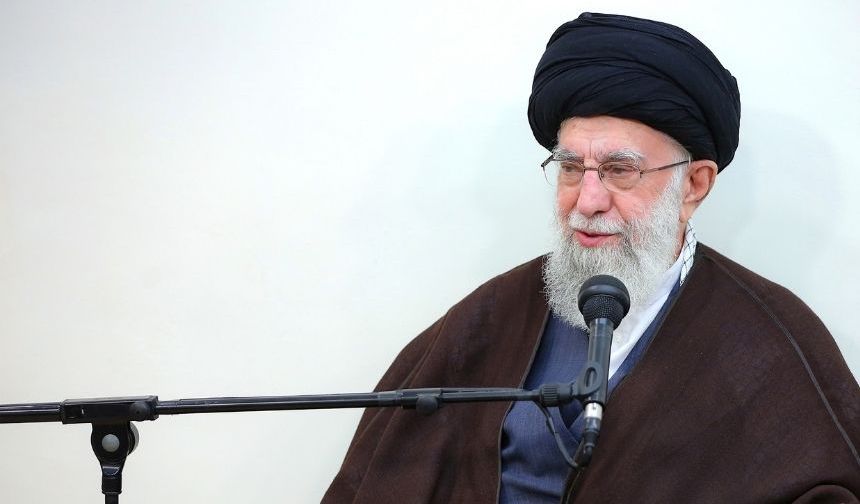 İran lideri Hamaney'den "Batı propagandası" uyarısı: Kimlik değiştirme hedefidir