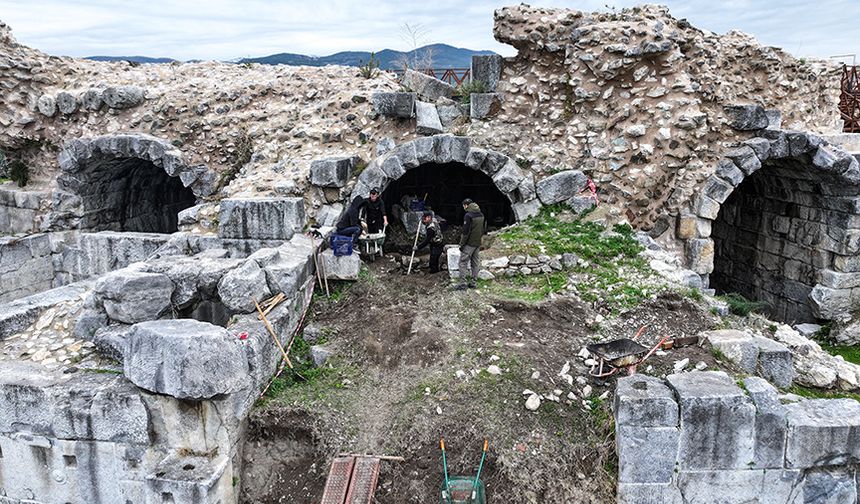 İznik'te 19 yıl önce ortaya çıkarılan "Meryem ve çocuk İsa" freski restore edildi