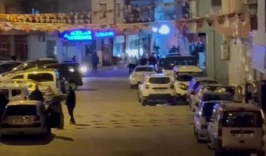 İzmir'de polislere silahlı saldırı: 2'si ağır, 3 polis yaralandı