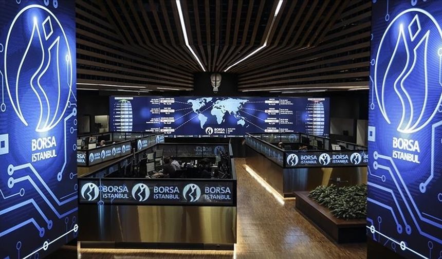 Borsa İstanbul'da BIST 100 endeksi, günü yüzde 2,83 değer kazanarak 8.862,32 puandan tamamladı