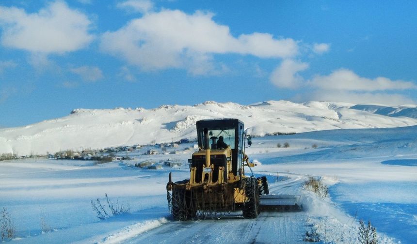 Van'da kardan kapanan 158 mahalle ve mezra yolu ulaşıma açıldı