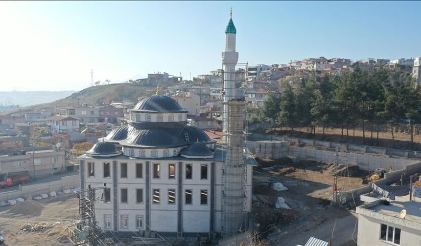 Depremde yıkılan ibadethaneler yeniden ayağa kaldırılıyor