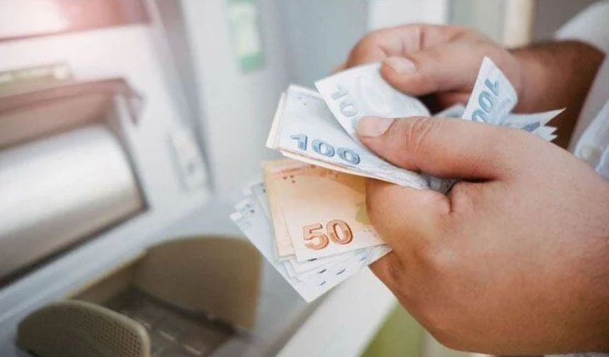 Enflasyon maaşları vurmaya devam ediyor: Asgari ücrette 7 aylık erime 5 bin 766 TL’ye ulaştı!