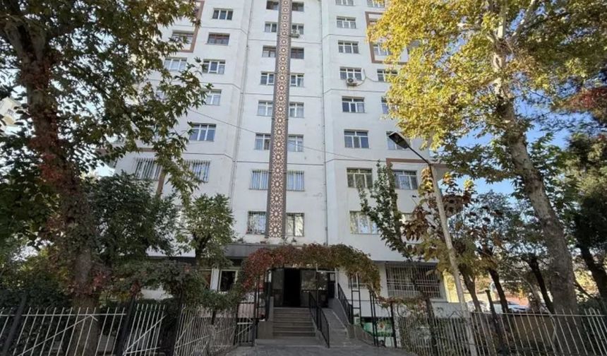 Kan donduran olay! 18 yaşındaki genç, ailesini uyurken öldürdü