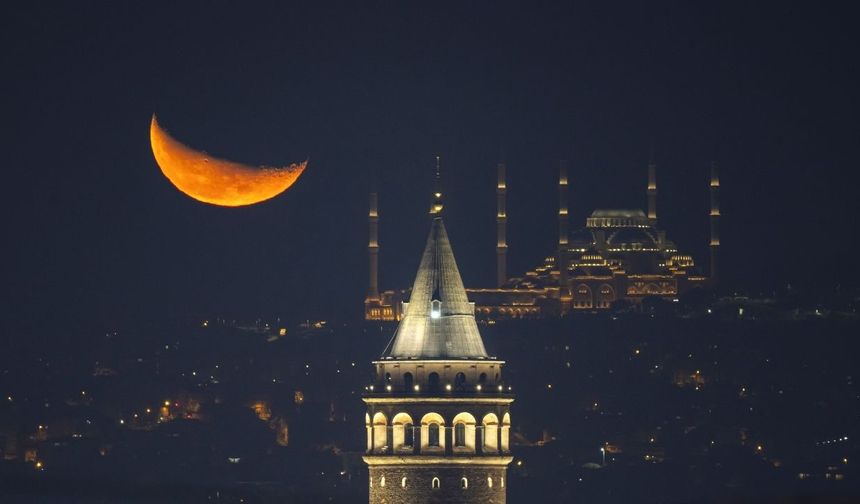 İstanbul'da hilal