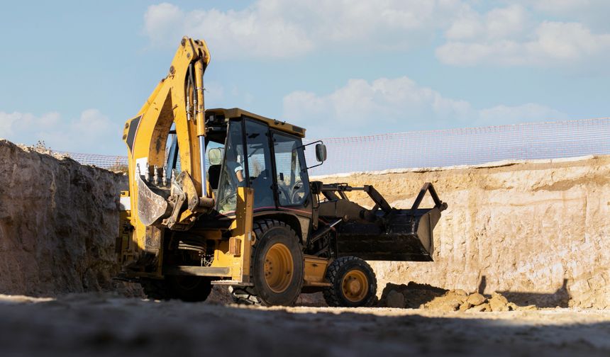 Profesyonel İş Makinesi Kiralama ve Moloz Taşıma Hizmetleri