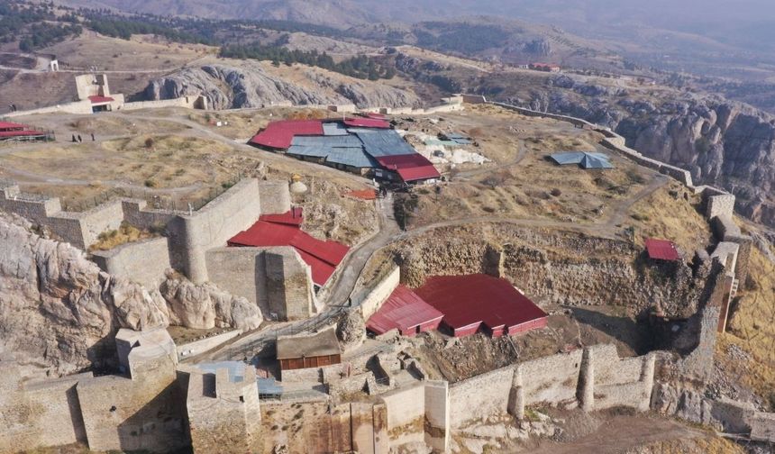 Harput Kalesi'ndeki arkeolojik kazılarla Fetih Mescidi gün ışığına çıkarılacak
