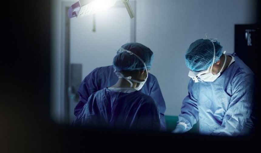 Kopan parmağını buz poşetine koyup yurt dışından Türkiye'ye geldi