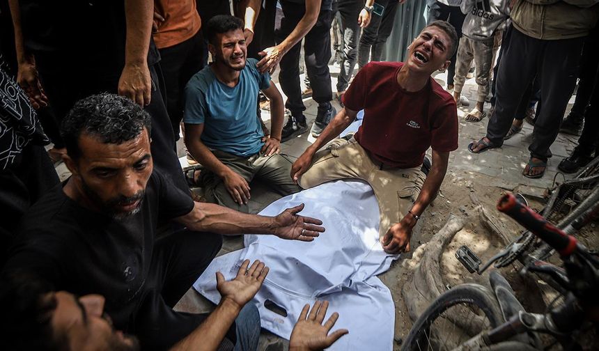 Soykırımcı İsrail'in Gazze'ye saldırılarında şehit sayısı 70 bin 117'ye yükseldi