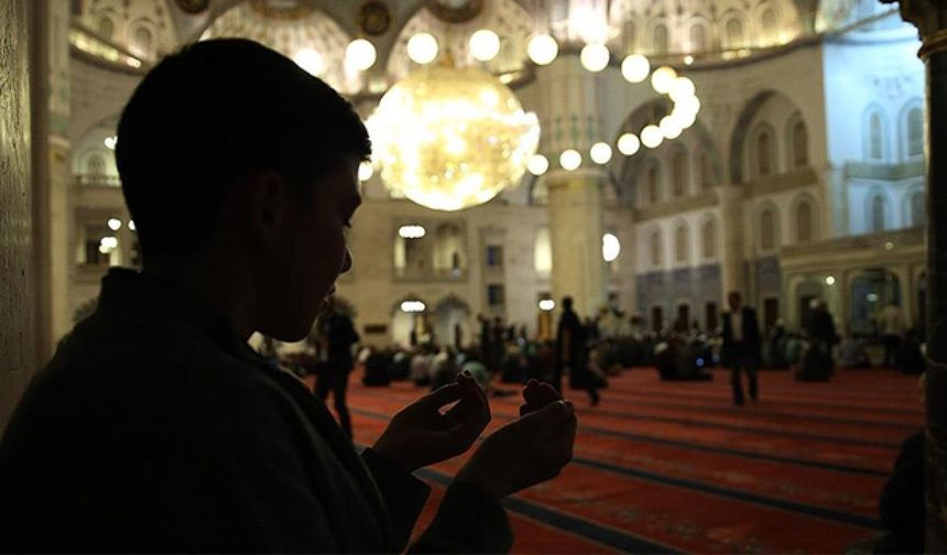 Mukaddes üç ayların ilk kandili perşembe günü idrak edilecek