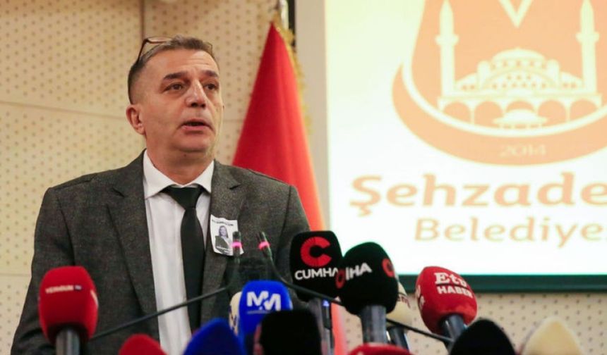 Şehzadeler'in yeni belediye başkanı Hakan Şimşek oldu