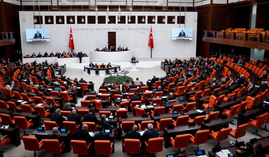 AK Parti 'Terörsüz Türkiye' raporunu TBMM'ye sundu