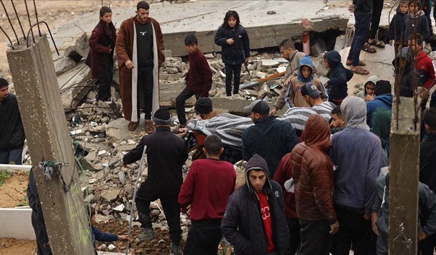 Gazze'de hava şartları ve çöken binalar nedeniyle ölen ve kaybolanların sayısı 12’ye ulaştı