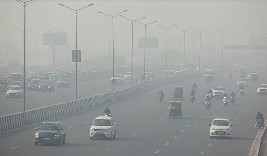 Hindistan'da hava kirliliğinin "şiddetli" seviyeye ulaşması nedeniyle harekete geçildi