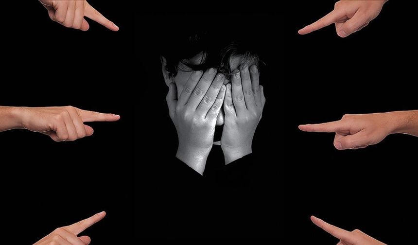 Akran zorbalığına karşı eylem planı raporu hazırlandı: Çocuklar tek tuşla acil yardım çağırabilecek