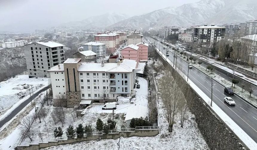 Bitlis’te okullar bir gün süreyle tatil edildi
