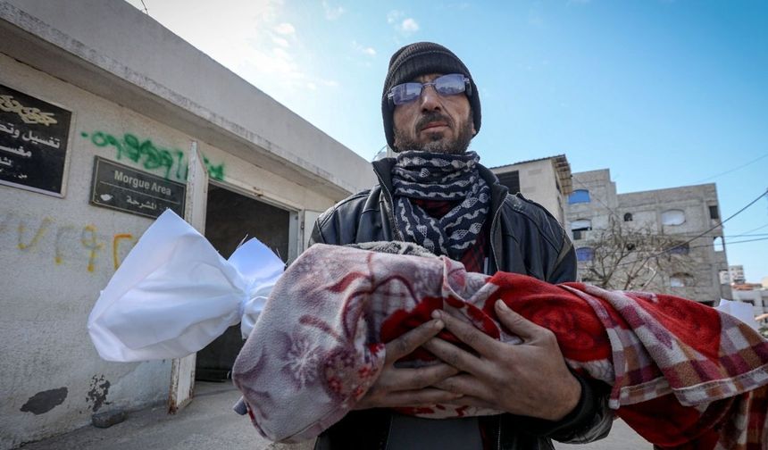 İşgalci İsrail'in Gazze'ye saldırılarında can kaybı 71 bin 551'e yükseldi