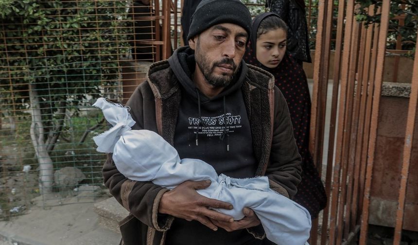 Katil İsrail'in Gazze Şeridi'ne saldırılarında can kaybı 71 bin 667'ye yükseldi