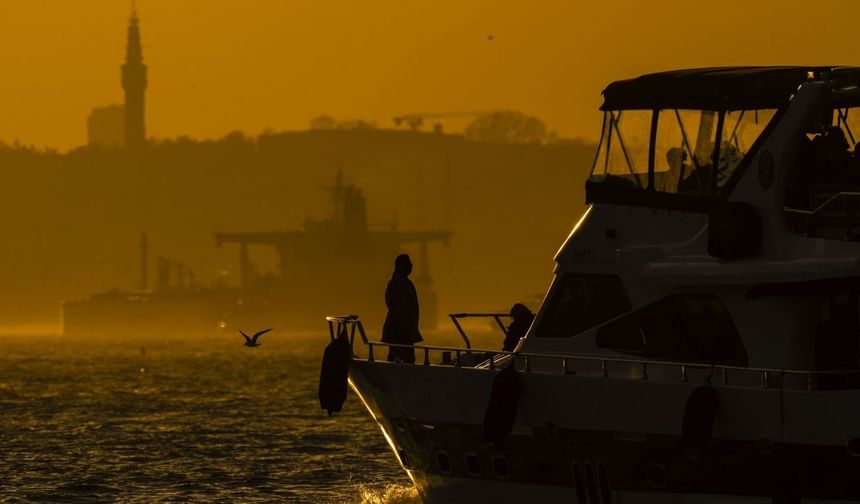 İstanbul'da gün batımı Tarihi Yarımada ile görüntülendi
