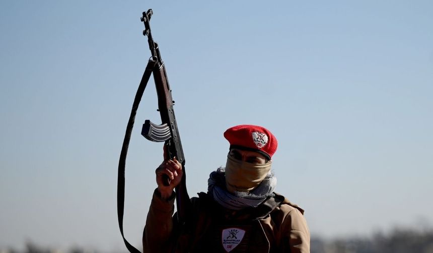 Suriye ordusu, Fırat Nehri'nin batısındaki YPG/SDG işgalindeki bölgeyi askeri alan ilan etti