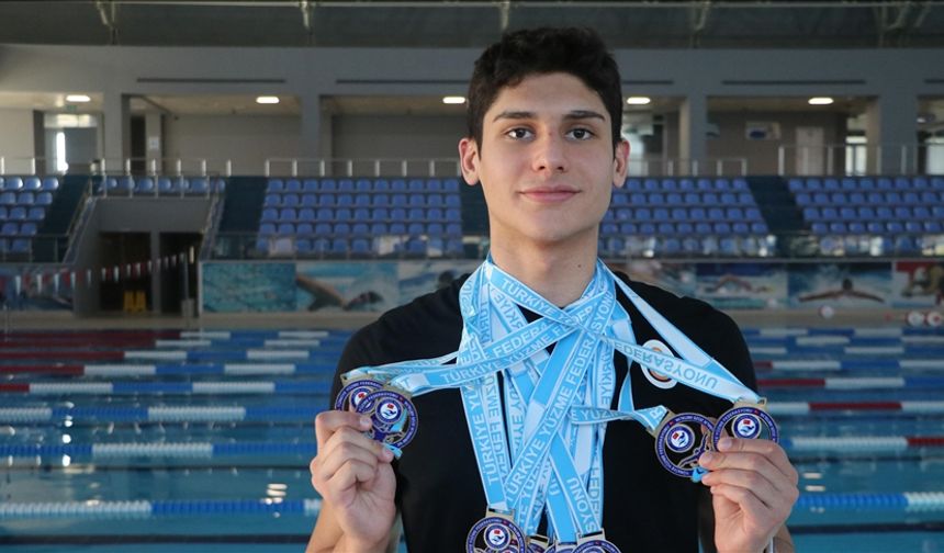 Ağabeyine özenip başladığı yüzmede 138 madalya kazandı
