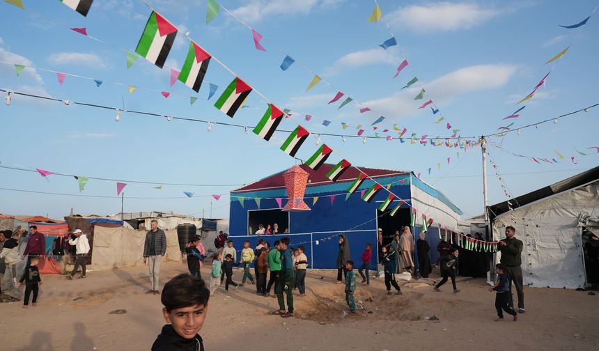 Gazze'de enkazın ortasında Ramazan hazırlıkları sürüyor