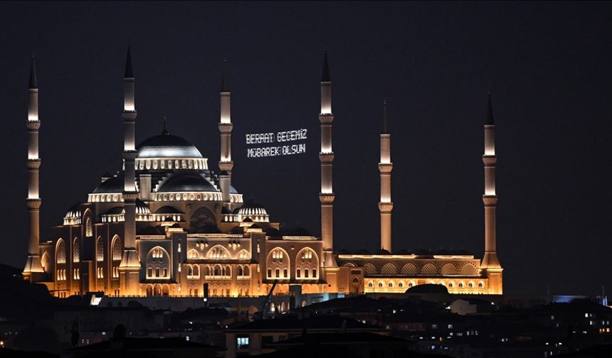 Ramazanın müjdecisi Berat Gecesi yarın idrak edilecek