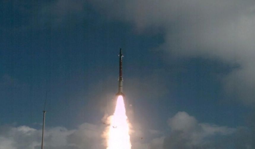 İran Ordusu: Hava savunma sistemi tarafından 12 İHA düşürüldü