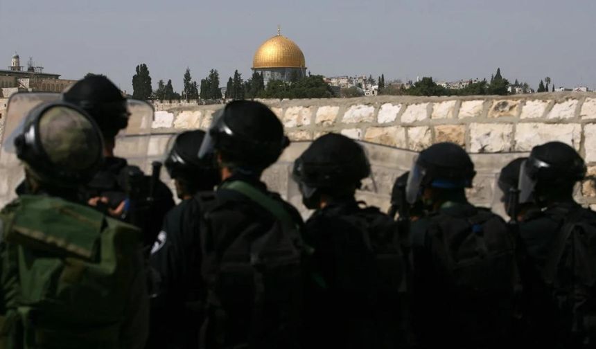 İsra*l polisi, Mescid-i Aksa İmamı Abbasi'yi gözaltına aldı