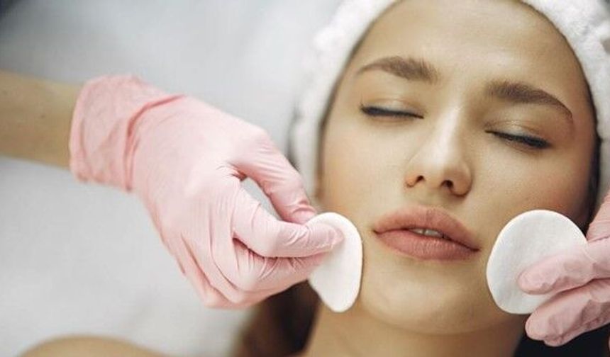 Cilt Gençleştirme İstanbul: Dr. Şafak Göktaş ile Doğal ve Işıltılı Bir Değişim