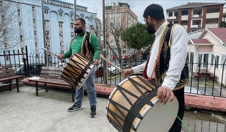 İstanbulluları sahura yaklaşık 3 bin davulcu kaldıracak