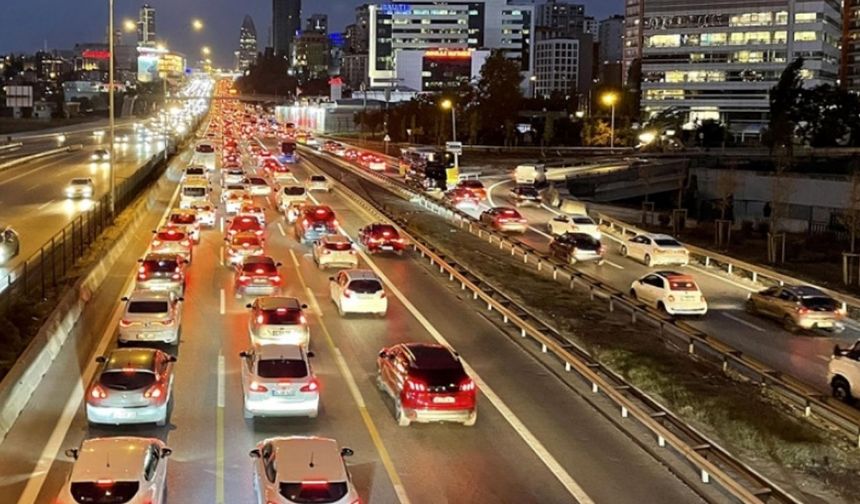 İstanbul'da trafik yoğunluğu yüzde 90'a çıktı