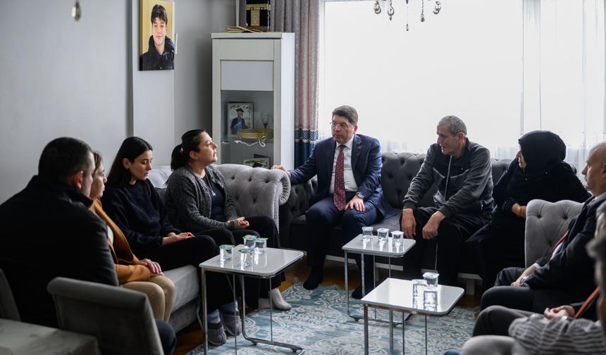 Adalet Bakanı Tunç, Atlas Çağlayan'ın ailesini ziyaret etti