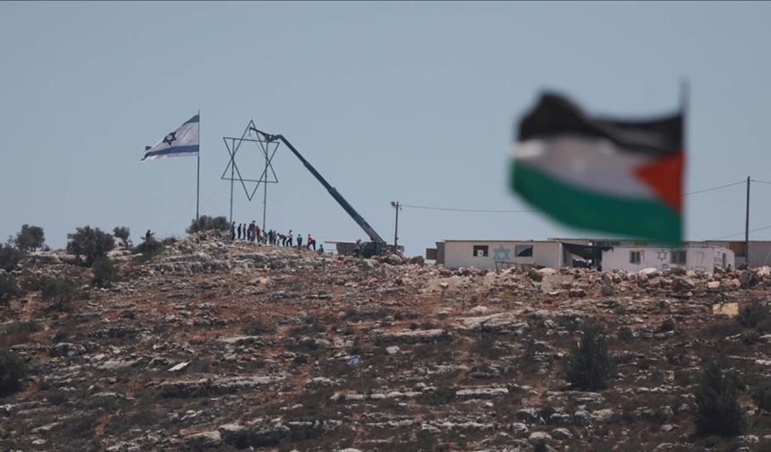 İsra*lliler, Nablus’ta bir kız okuluna saldırdı