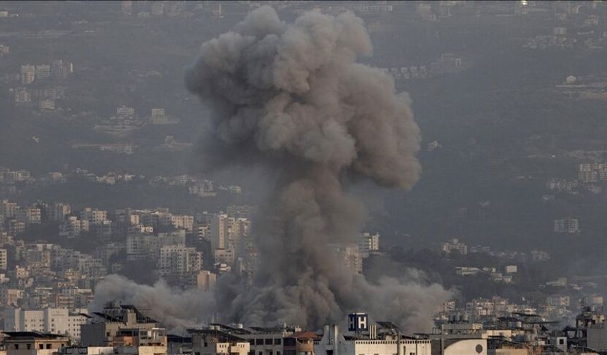İsrail, Lübnan'ın güneyindeki beldelere hava ve topçu saldırıları düzenledi