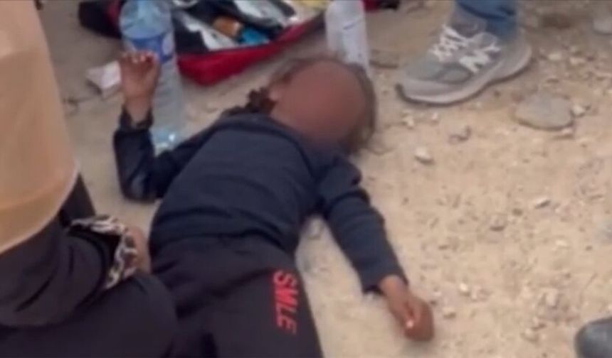 Filistinlilerin topraklarını gasbeden bir İsrailli, evinin önünde oynayan Filistinli kız çocuğunu aracıyla ezdi